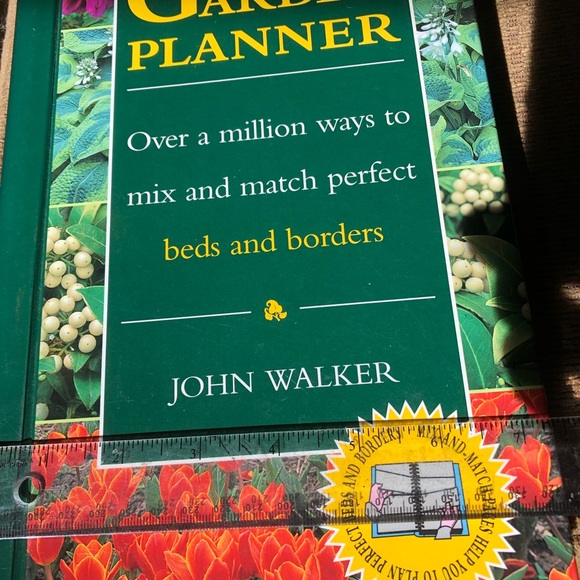 The Garden Planner beds and borders Large hard cover book with flip photos - Picture 8 of 11